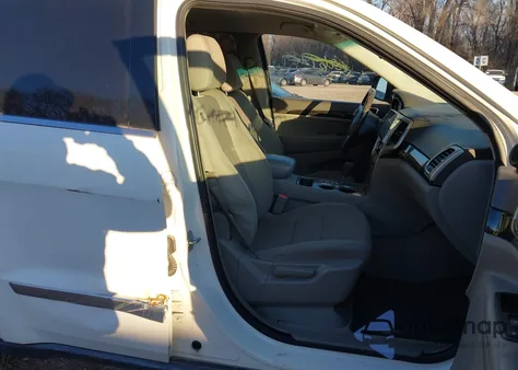 2012 Jeep Grand Cherokee Laredo из США, поврежденный, VIN 1C4RJFAG8CC185081